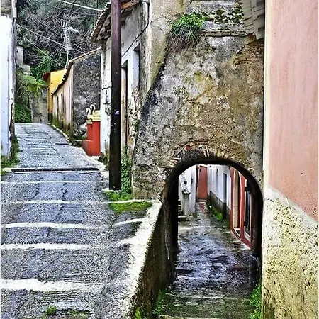 Semesterbostad Peristeris Traditional House Since 1900 Corfu *