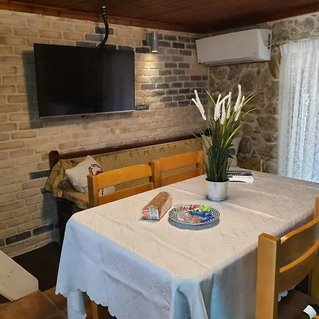 Semesterbostad Peristeris Traditional House Since 1900 Corfu *