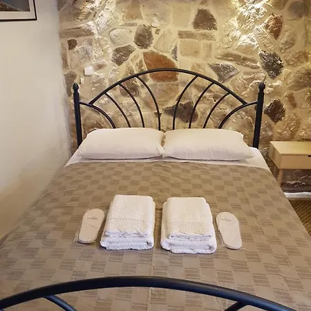 Peristeris Traditional House Since 1900 Corfu Feriehus *