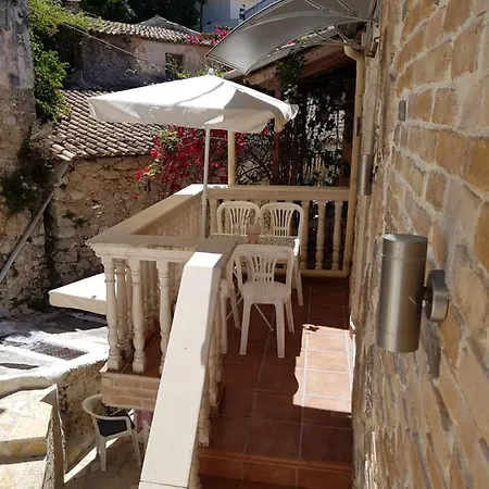 Peristeris Traditional House Since 1900 Corfu Feriehus Áno Garoúna