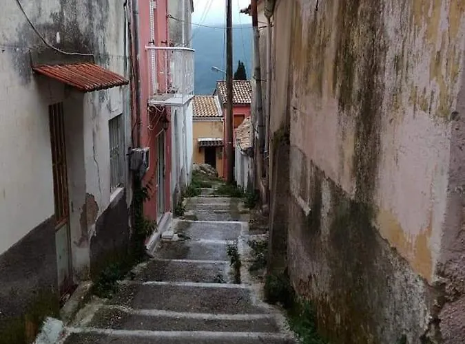 Peristeris Traditional House Since 1900 Corfu * Ано-Гаруна
