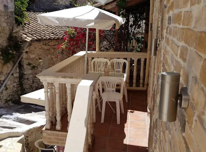 Peristeris Traditional House Since 1900 Corfu Дом отдыха Ано-Гаруна