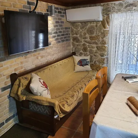 펜션 Peristeris Traditional House Since 1900 Corfu *