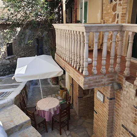 Peristeris Traditional House Since 1900 Corfu Áno Garoúna